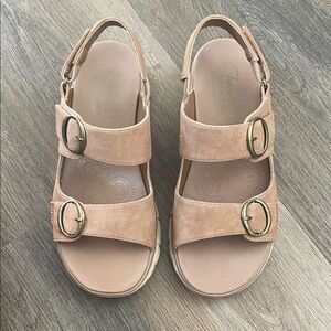 Skechers Women's Beige Sandals